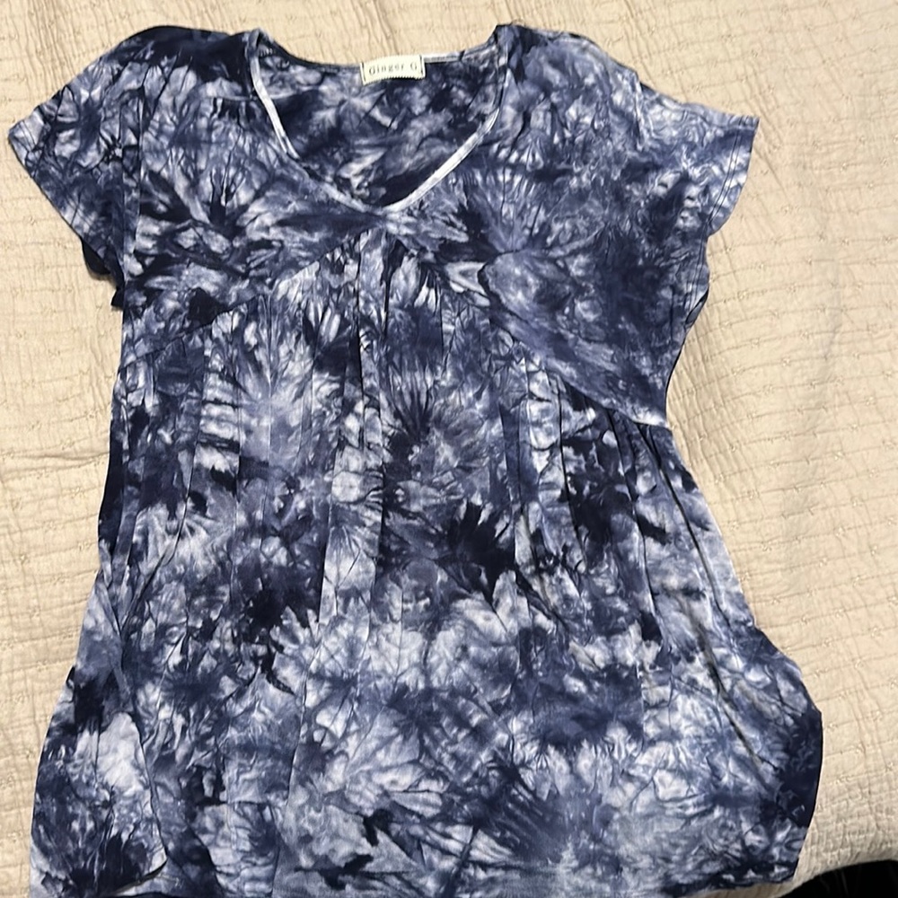 Blue Tie-die top